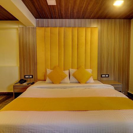 Hotel Priceless Мумбаи Экстерьер фото