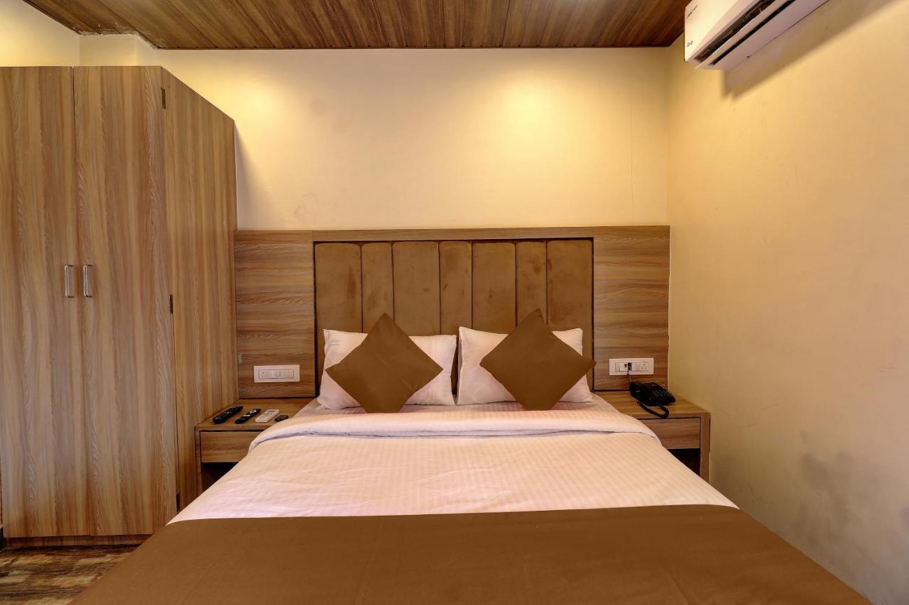 Hotel Priceless Мумбаи Экстерьер фото